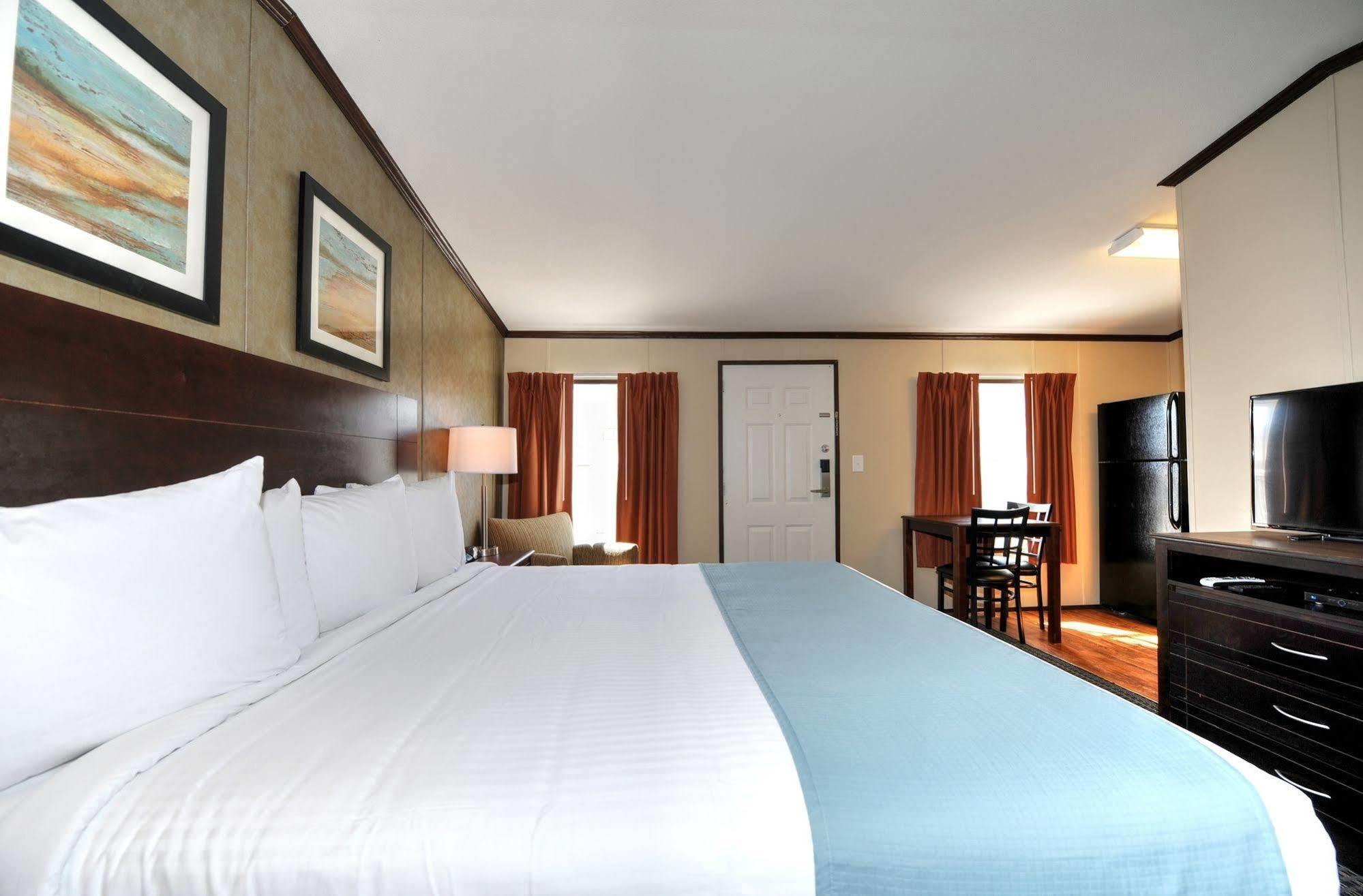Instalodge Hotel And Suites Karnes City Ngoại thất bức ảnh